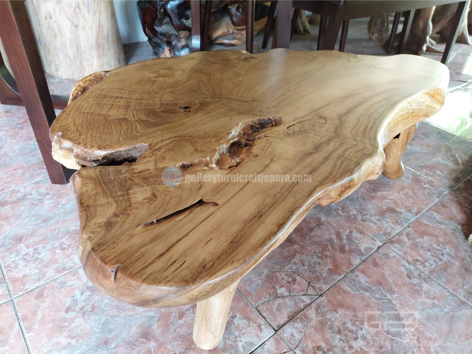 Meja Kayu Jati